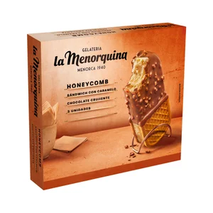 LA MENORQUINA Sandwich de helado de caramelo recubierto de chocolate crujiente 3 x 160 ml.