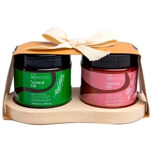 IDC INSTITUTE Natural oil Bandeja con exfoliante corporal y loción corporal 2 x 200 ml.