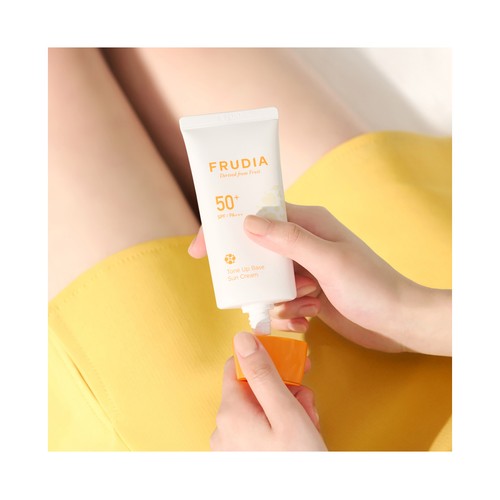 FRUDIA Protector solar tonificante y aclarante con FPS 50+ (muy alto) 50 g.