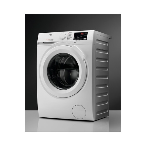 Lavadora AEG L6FBI827 capacidad de carga: 8KG, clasificación energética: C, 1200RPM, H: 84,7cm, A: 59,6cm, F: 54,7cm.