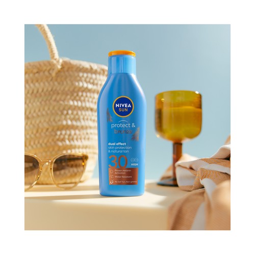 NIVEA Sun protege & broncea Leche solar protectora y activadora del bronceado, con factor de protección 30 (alto) 200 ml.
