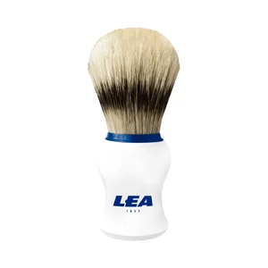LEA Brocha para afeitar con mango ergonómico, elaborada de forma artesanal con pelo natural.
