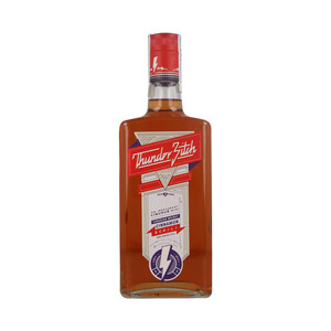THUNDER BITCH Licor de whisky canadiense, chile y canela THUNDER BITCH botella de 70 cl.