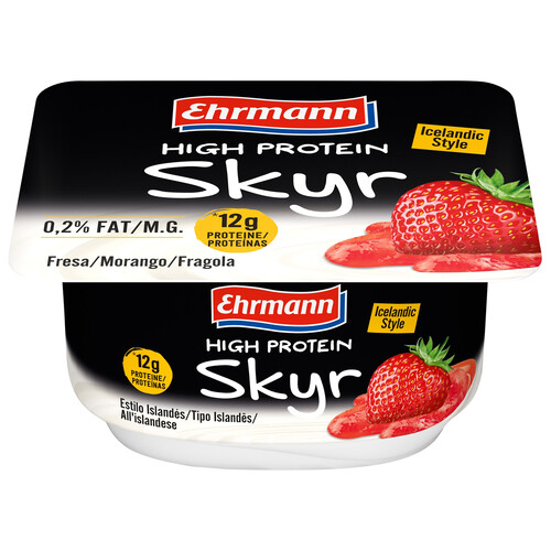 EHRMANN Skyr estilo islandés desnatado (0% materia grasa) con 12 gramos de proteínas y fresas 150 g.
