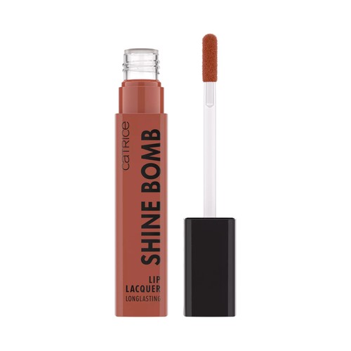 CATRICE Shine bomb tono 070 Hottie Barra de labios líquida brillante de larga duración y acabado nude.