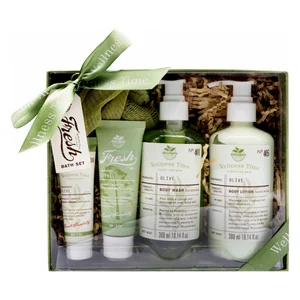 BECASAN NATURE Wellness time Caja con productos para el cuidado y la higiene corporal.