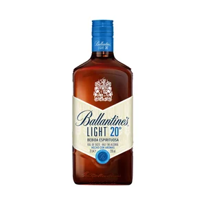 BALLANTINES Light Bebida espirituosa de whisky con tan sólo 20º y todo el sabor del whisky botella 70 cl.