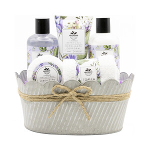 Imagen de BECASAN NATURE Jardín de lavanda Cesta metálica con productos para el cuidado y la higiene personal.