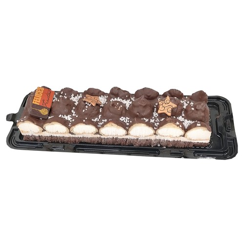 Tarta fría ponche de navidad con profiteroles.
