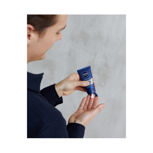 NIVEA Men protege & cuida Crema facial hidratante y protectora, con aloe vera 75 ml.