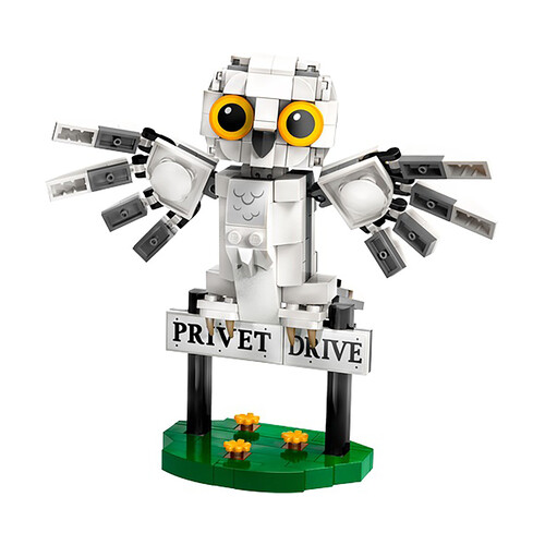 LEGO Harry Potter Hedwig en el número 4 de Privet Drive 76425.