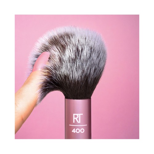 REAL TECHNIQUES Brocha suave para colorete en polvo.