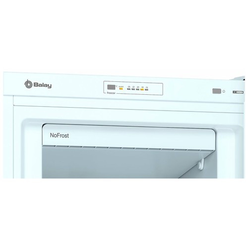 Congelador vertical BALAY 3GFF563WE NO FROST, clasificación energética: F, H: 186cm, A: 60cm, F: 65cm, capacidad total: 242L.