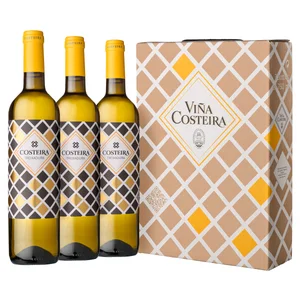 VIÑA COSTEIRA Estuche con 3 botella de vino blanco con D.O. Ribeiro.